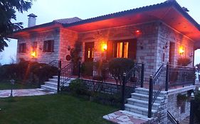 Μπαλκόνι στη λίμνη Τριχωνίδα